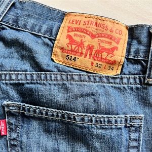 LEVI’S 514 jeans in great-great shape 32x34